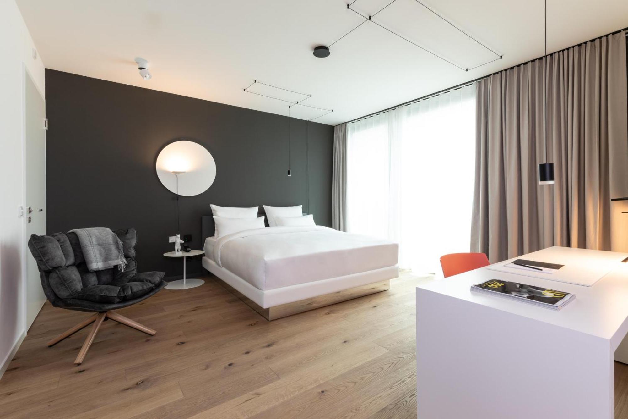Kpm Hotel & Residences Berlín Exteriér fotografie A room at the hotel