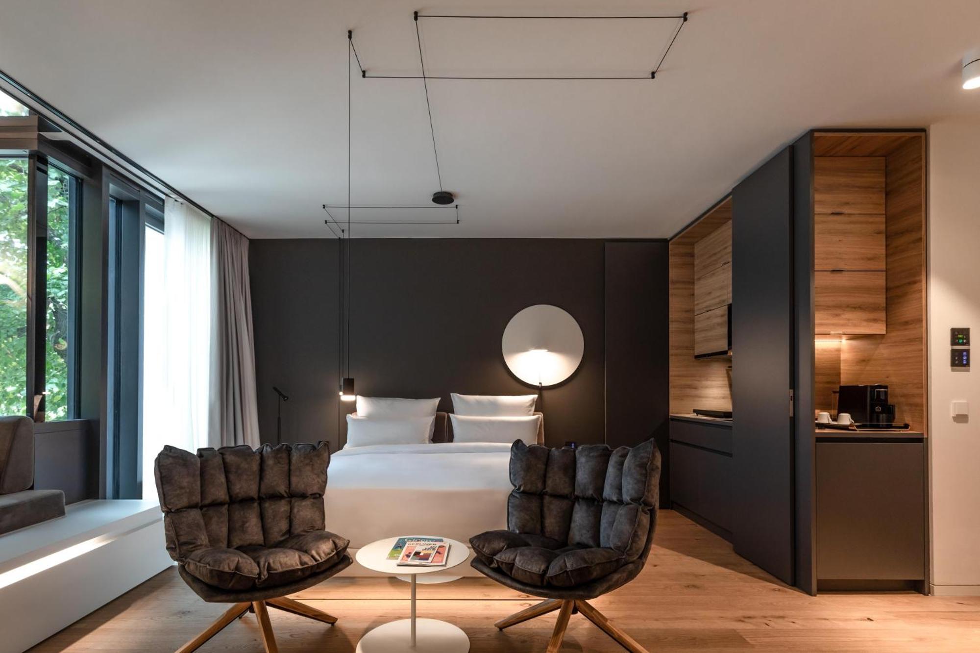 Kpm Hotel & Residences Berlín Exteriér fotografie A room at the hotel